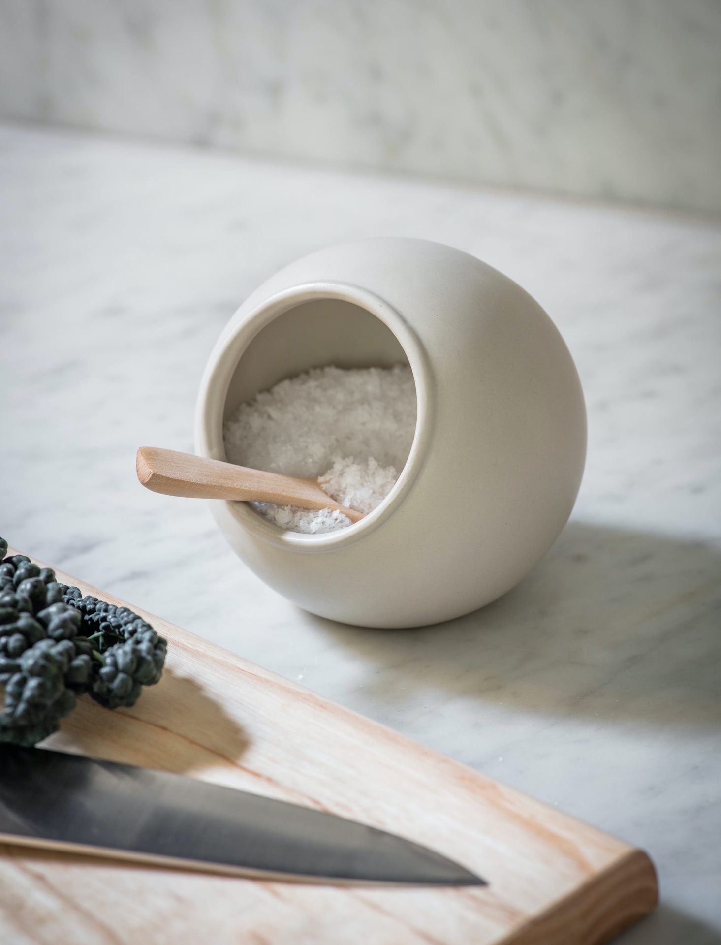 CREAM CERAMIC SALT PIG WITH SPOON Woodbridge Kitchen Company