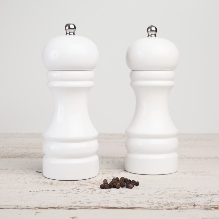 TRADITIONAL WHITE PEPPER MILL