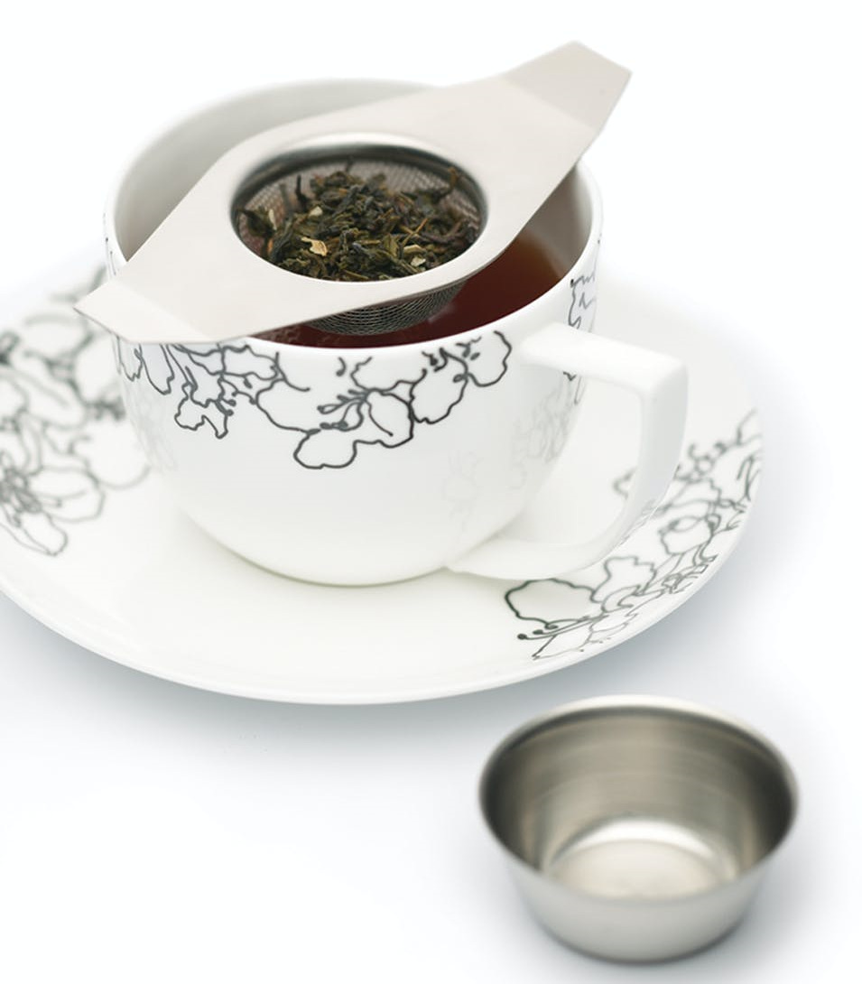 TRADITIONAL TEA STRAINER WITH DRIP TRAY Woodbridge Kitchen Company