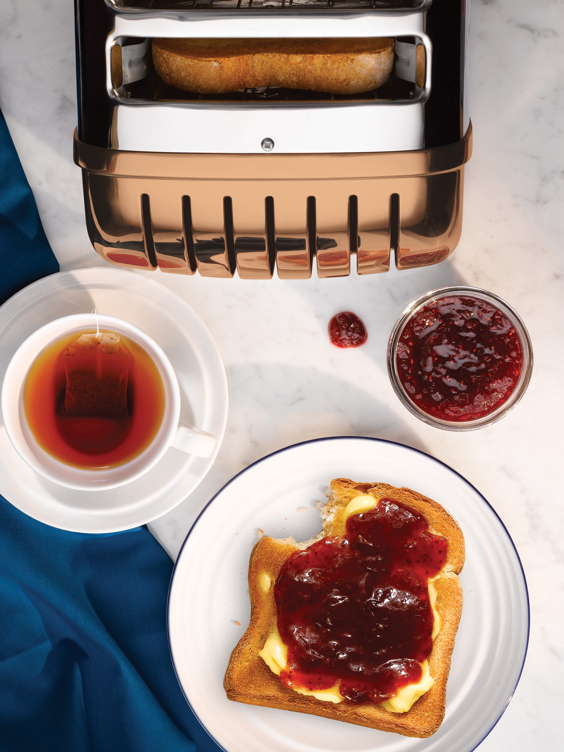 Dualit Classic 2 Slice Toaster - Stainless Steel, Hand Built In UK, Bagel & Defrost Settings, ProHeat Elements