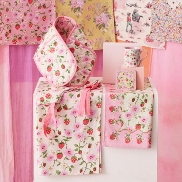 CATH KIDSTON STRAWBERRY COTTON TEA TOWELS - PACK OF 2 - Image 2