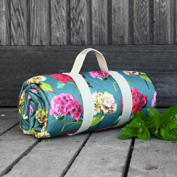 HYDRANGEA PICNIC BLANKET