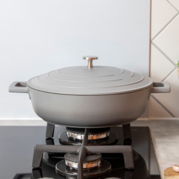 MASTERCLASS NON STICK SHALLOW CASSEROLE - 28CM/4 LITRE- GREY OMBRE - Image 3