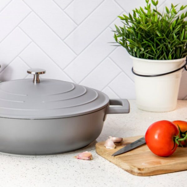 MASTERCLASS NON STICK SHALLOW CASSEROLE - 28CM/4 LITRE- GREY OMBRE