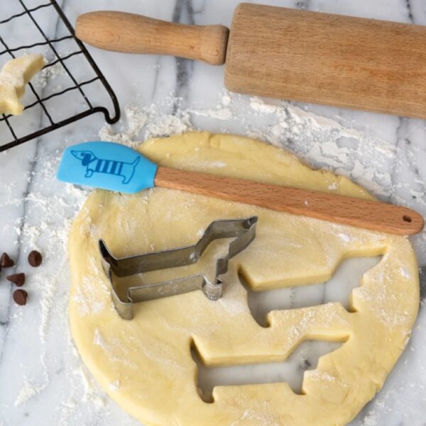 COOKIE CUTTER AND MINI SPATULA -SAUSAGE DOG - Image 2