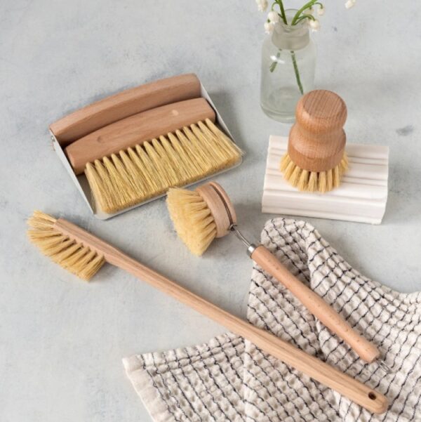 TABLE BRUSH AND PAN SET - GREY - Image 2