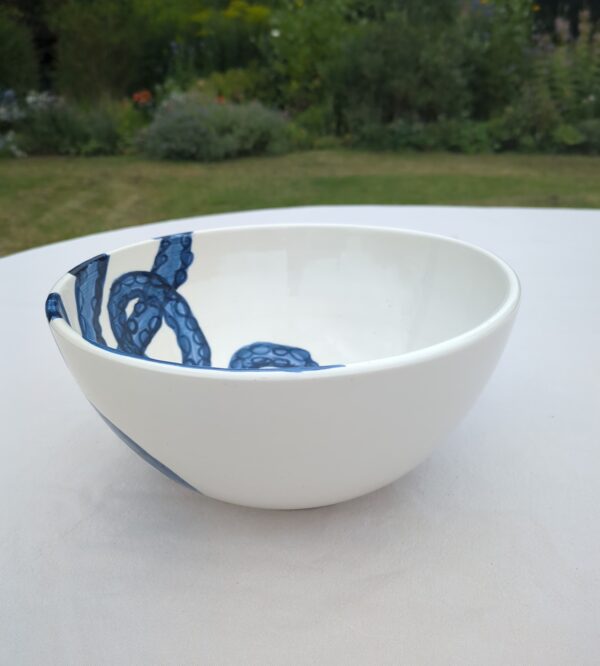 OCTOPUS BLUE MEDIUM SALAD BOWL - 25CM - Image 7