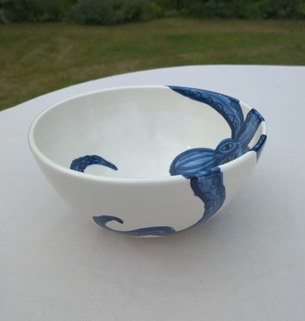 OCTOPUS BLUE MEDIUM SALAD BOWL - 25CM - Image 8