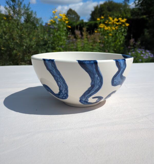 OCTOPUS BLUE MEDIUM SALAD BOWL - 25CM - Image 2
