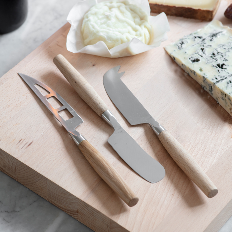 GARDEN TRADING OAK HANDLED CHEESE KNIVES - 3 PIECE SET