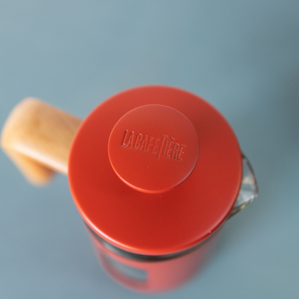 LA CAFETIERE PISA 3 CUP CAFETIERE WITH WOODEN HANDLE - RED - Image 2