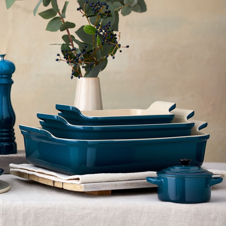LE CREUSET HERITAGE MEDIUM OVEN DISH - DEEP TEAL - Image 2