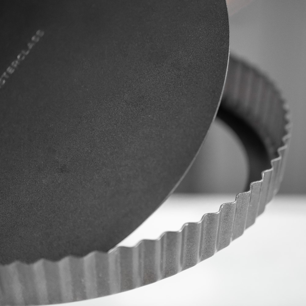 MASTERCLASS NON STICK QUICHE TIN - 30CM / 12" - Image 3