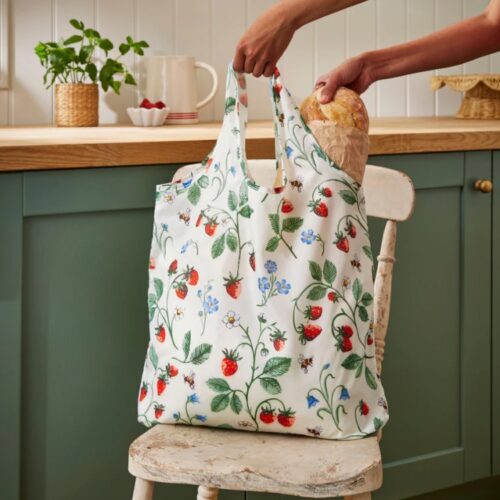 STRAWBERRY PATCH PACKABLE BAG