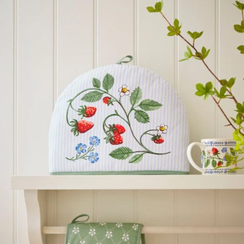 STRAWBERRY PATCH TEA COSY