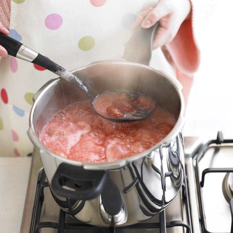 PRESTIGE SMART PLUS INDUCTION PRESSURE COOKER - 6 LITRE - Image 4
