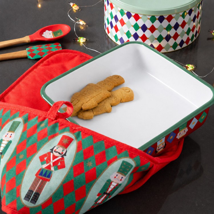 NUTCRACKER DOUBLE OVEN GLOVE - Image 3